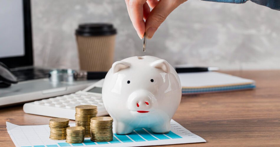 10 Këshilla të thjeshta për të kursyer më shumë para çdo muaj