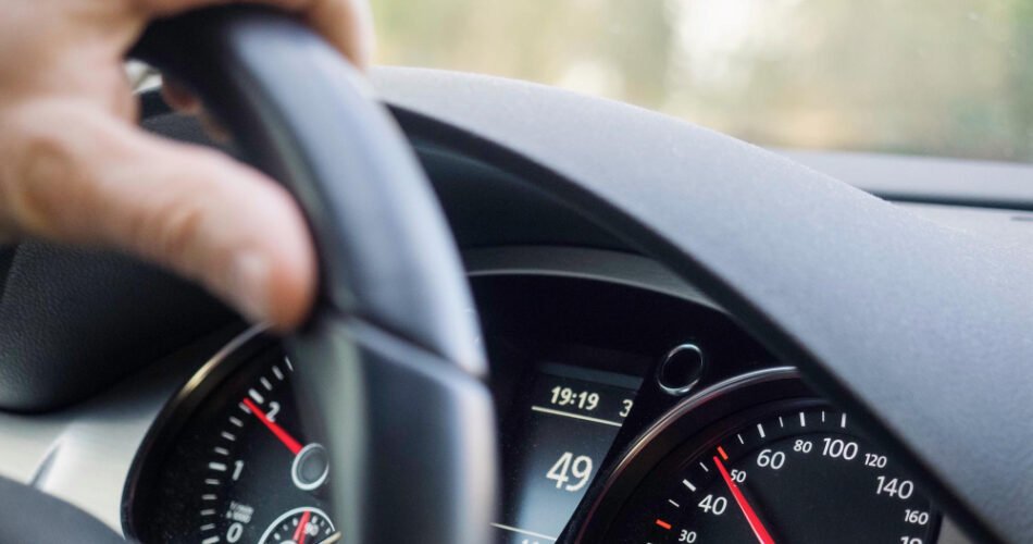 Si të kurseni karburant? Këshilla praktike për drejtim më ekonomik