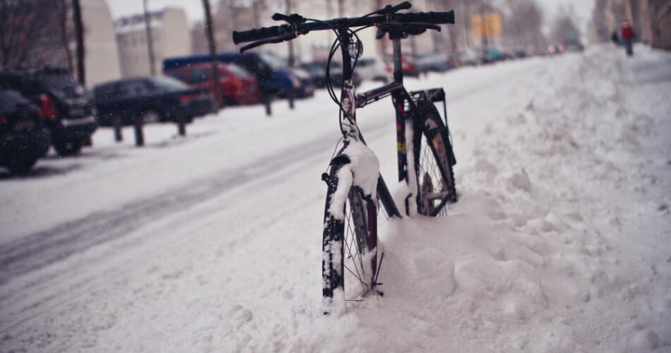 Si të ruash biçikletën gjatë dimrit