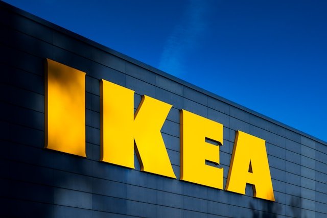 Si u krijua IKEA – Historia frymëzuese e kompanisë që ndryshoi mënyrën si blejmë mobilie